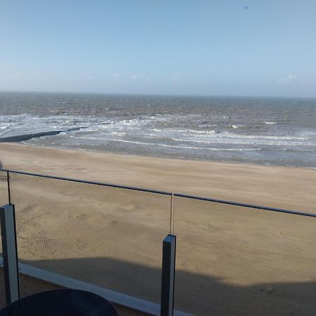 Genieten Van De Vlaamse Kust Met Prachtig Zeezicht De Haan Eksteriør bilde