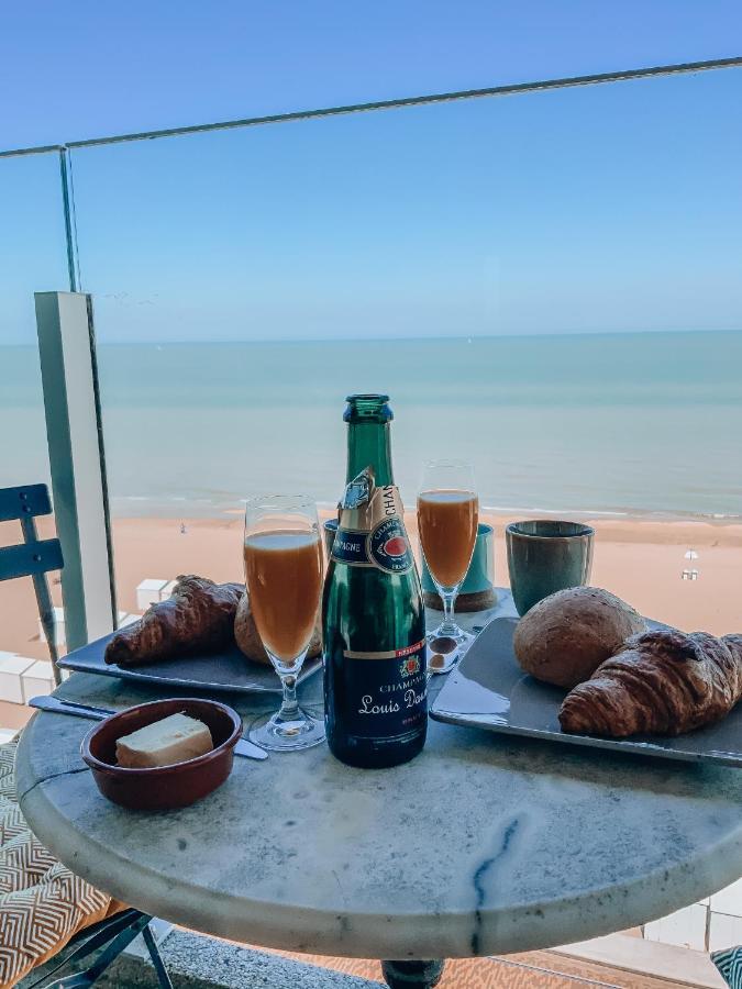 Genieten Van De Vlaamse Kust Met Prachtig Zeezicht De Haan Eksteriør bilde